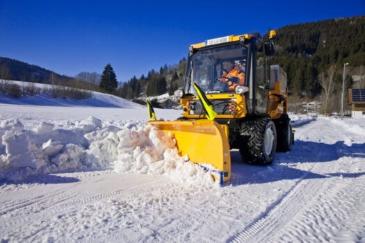 multihog-with-winter-equipment-germany-yellow-1200x800